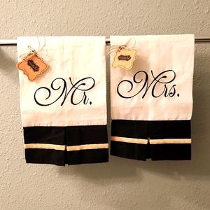 NWT Mud Pie Mr. and Mrs. Hand Towels